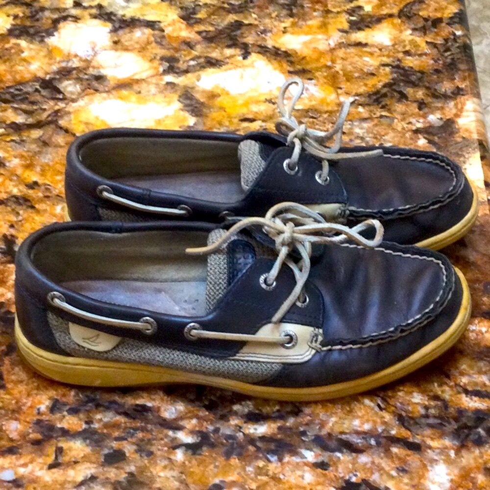 - Sherry topsides navy size 7 1/2 M
